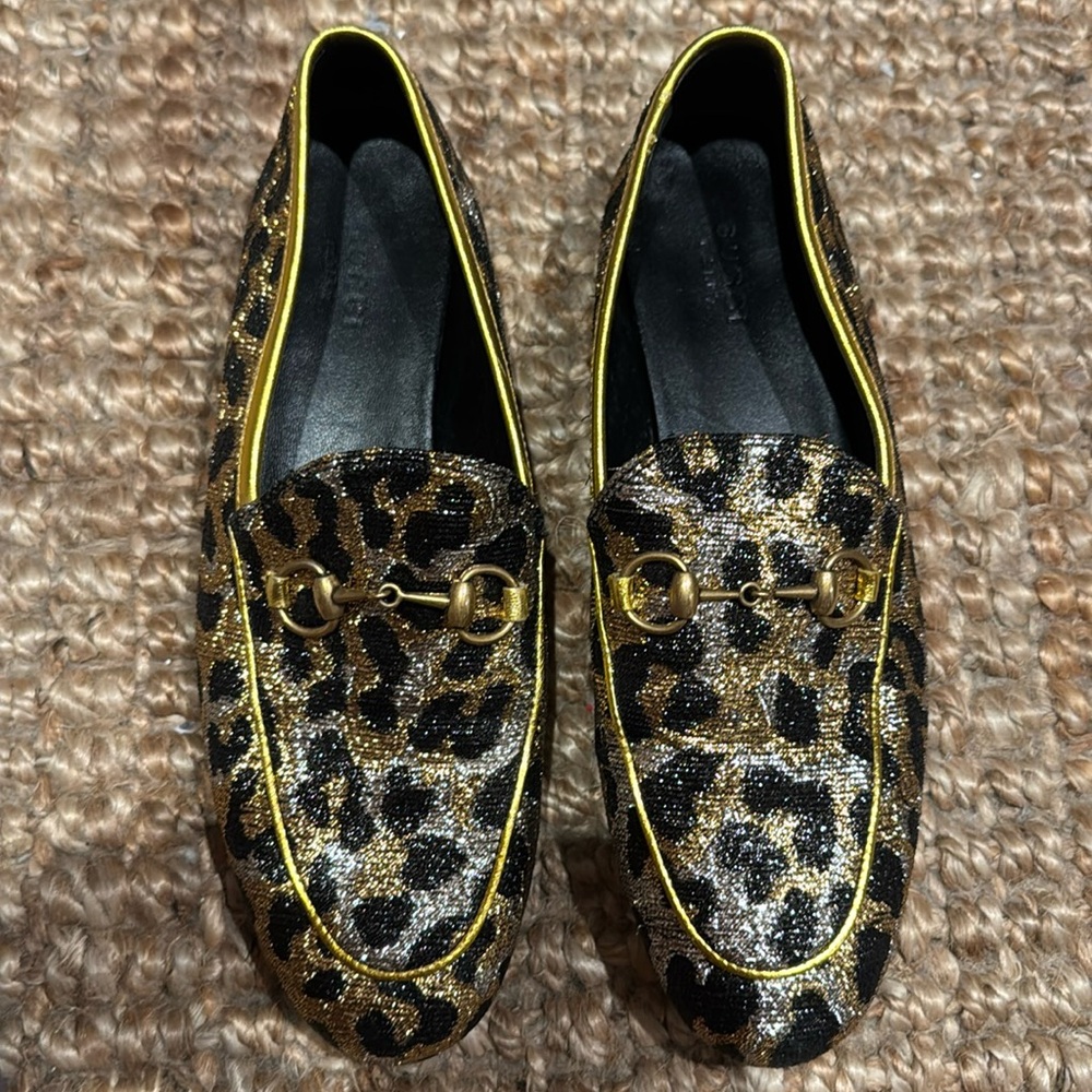 Gucci leopard loafer. Used a few times great condition.